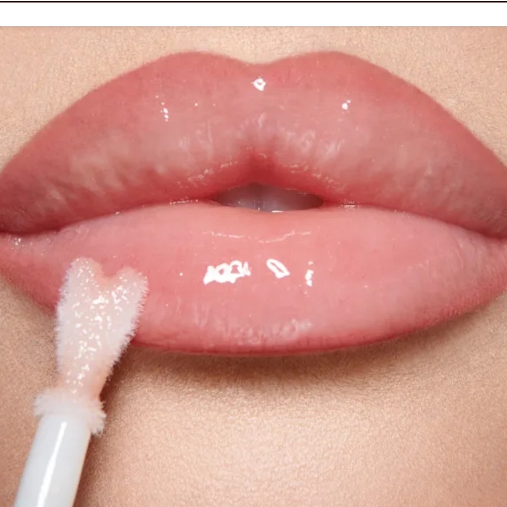 Charlotte Tilbury COLLAGEN LIP BATH ICONS KIT
LIMITED EDITION KIT - Picture 4 of 9